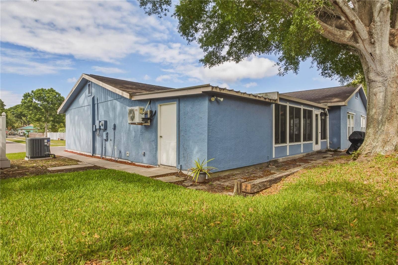 391 WALNUT COURT, Palm Harbor, FL 34683 391 WALNUT COURT, Palm Harbor, FL 34683