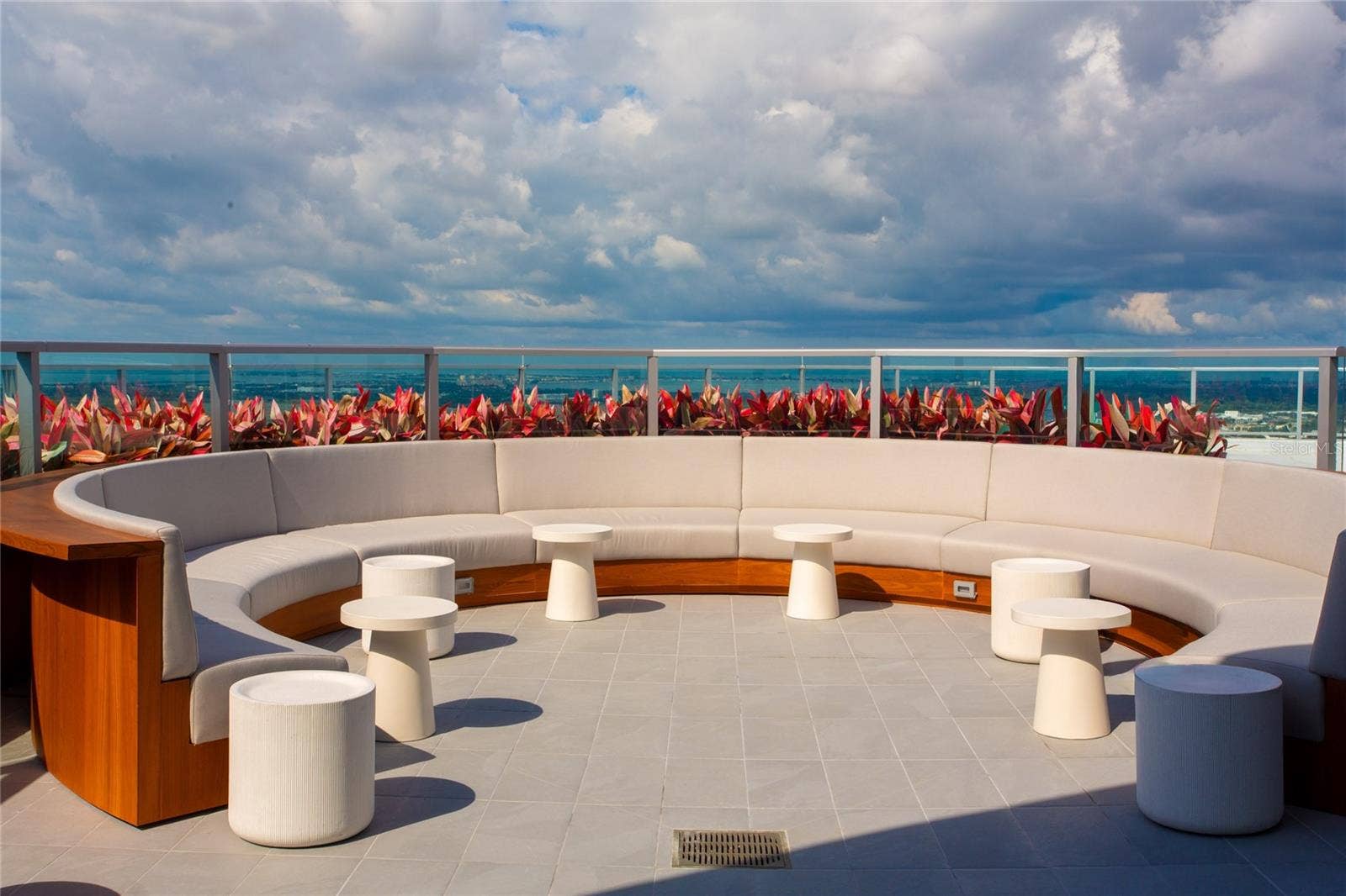 400 CENTRAL AVENUE, #2601, St Petersburg, FL 33701 Sky Lounge