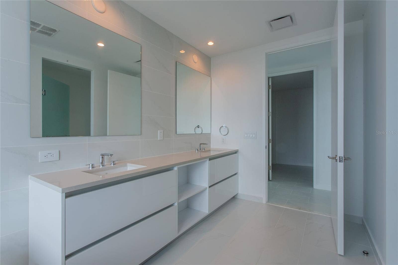 400 CENTRAL AVENUE, #2601, St Petersburg, FL 33701 400 CENTRAL AVENUE, #2601, St Petersburg, FL 33701