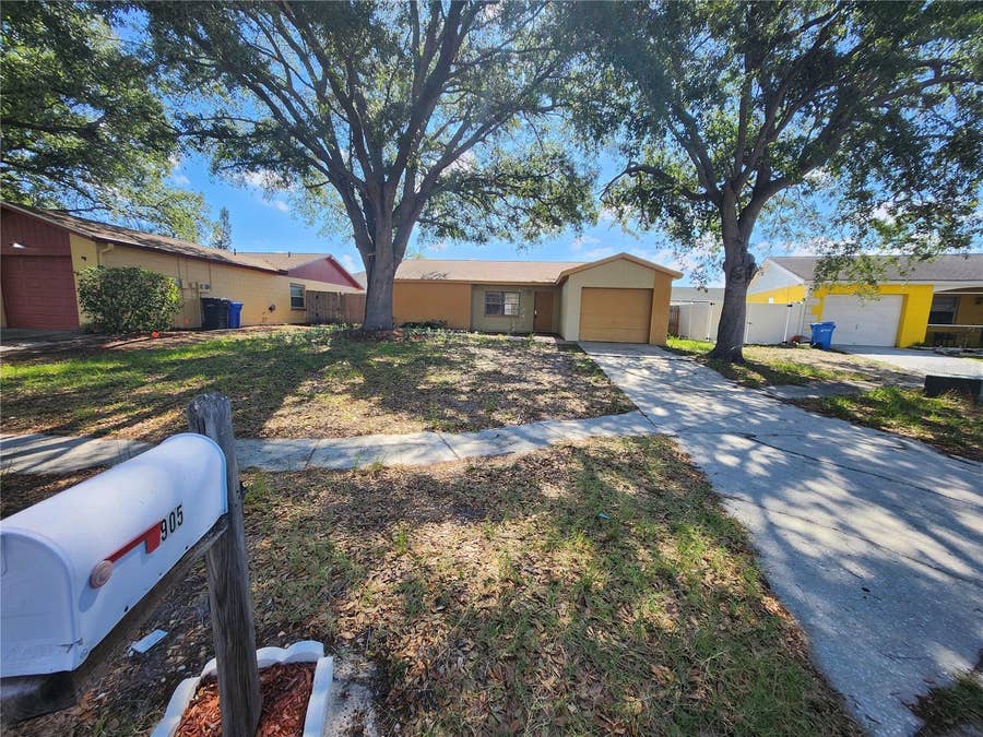 Property photo for 905 OLD FIELD DRIVE, Brandon, FL