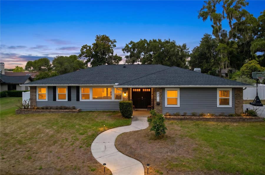 Property photo for 2210 ARBOR OAKS DRIVE, Valrico, FL