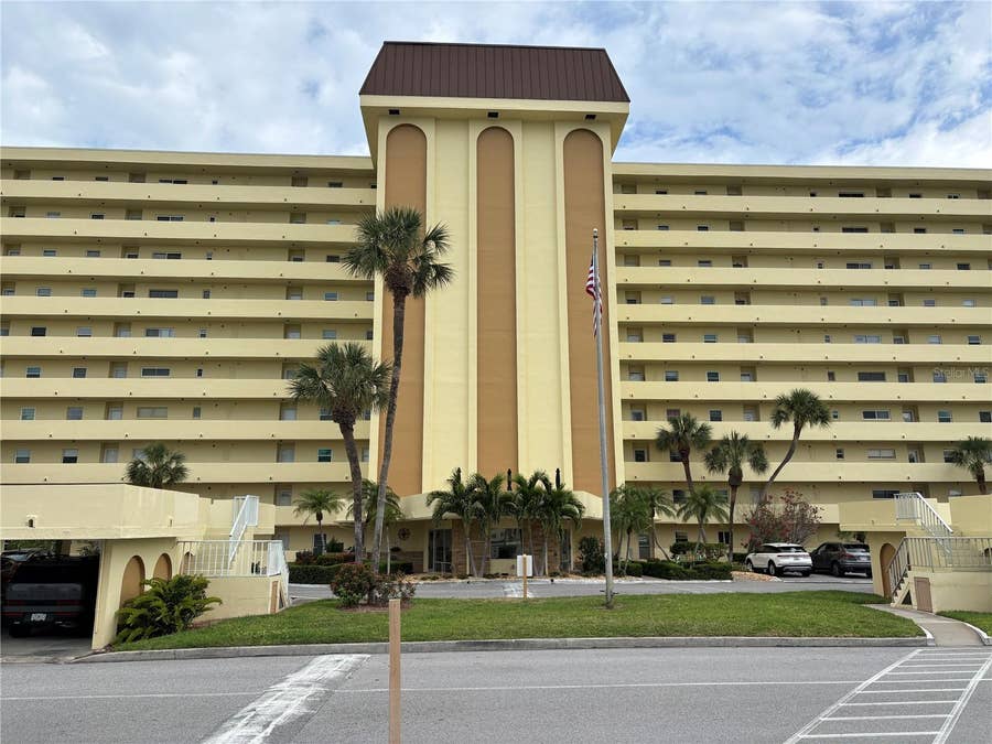 Property photo for 4725 COVE CIRCLE, #405, St Petersburg, FL