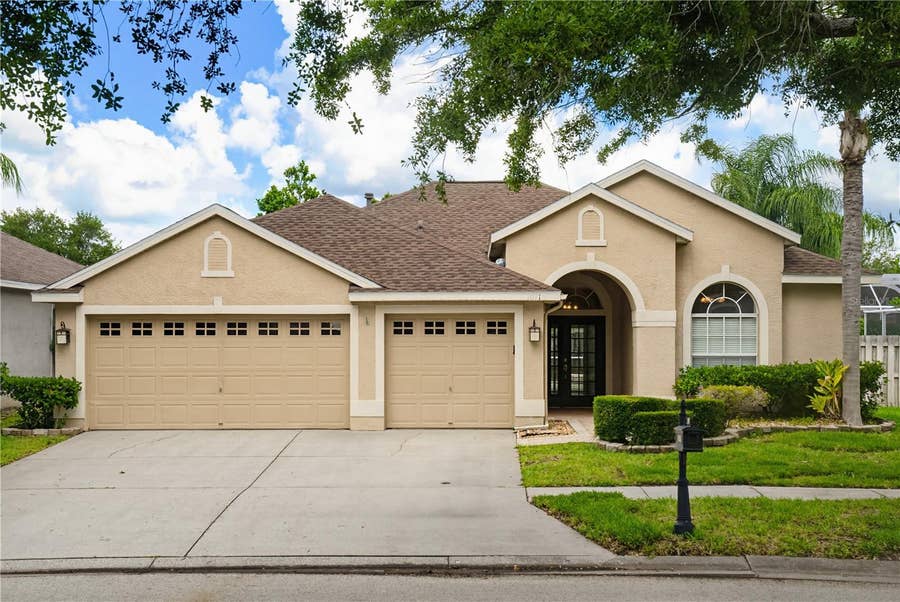 Property photo for 10115 KINGSBRIDGE AVENUE, Tampa, FL