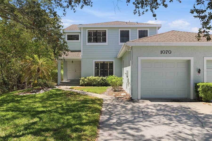 Property photo for 1070 SANABEL COURT NE, St Petersburg, FL