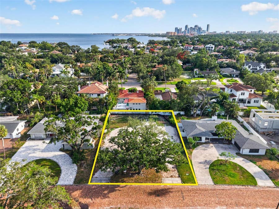 Property photo for 289 RAFAEL BOULEVARD NE, St Petersburg, FL