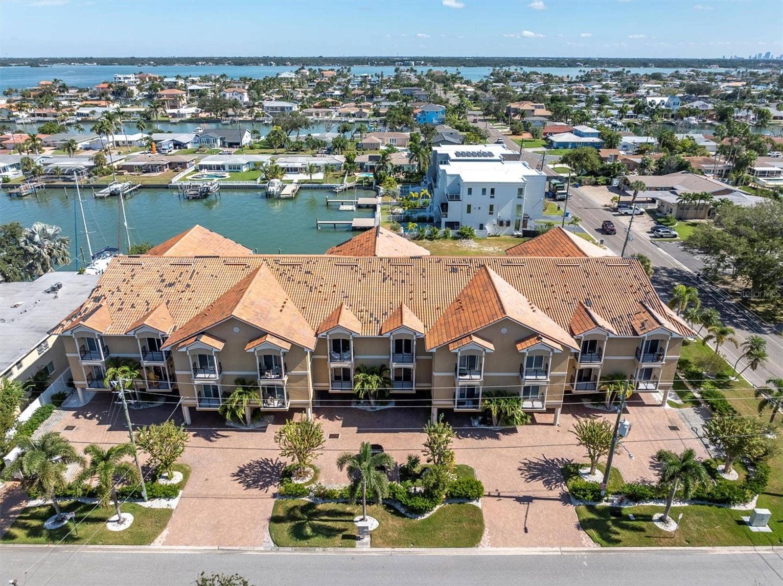 300 CAPRI BOULEVARD, #6, Treasure Island, FL 33706