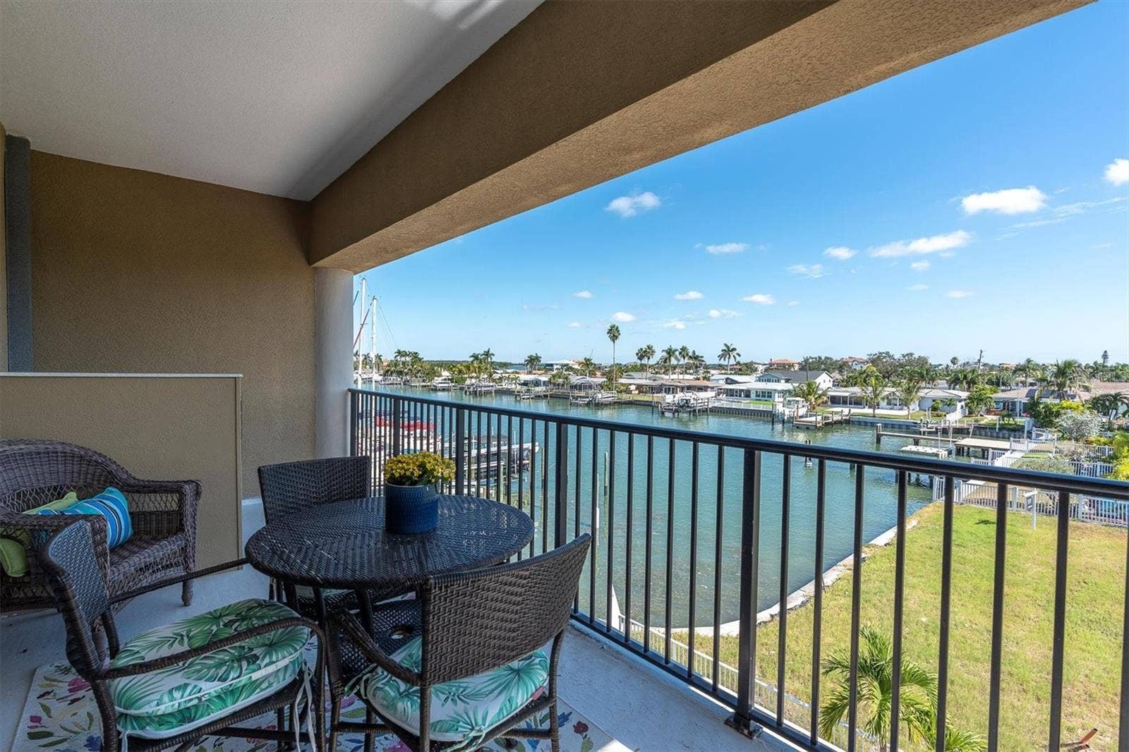 300 CAPRI BOULEVARD, #6, Treasure Island, FL 33706