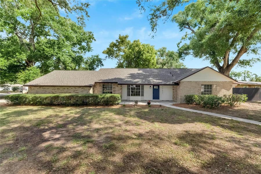 Property photo for 2207 PARKWOOD DRIVE, Valrico, FL