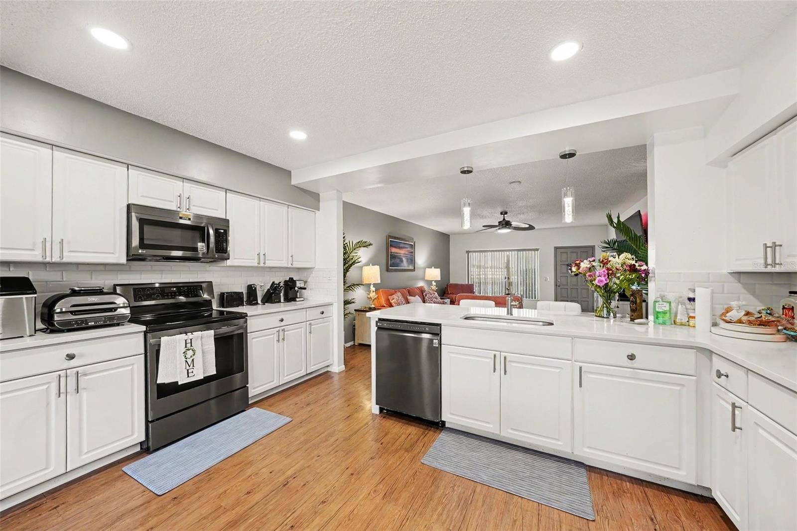 2284 PHILIPPINE DRIVE, #69, Clearwater, FL 33763 Kitchen
