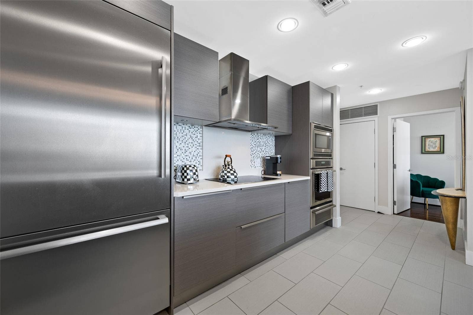 175 1ST STREET S, #1204, St Petersburg, FL 33701 Extra large refrigerator