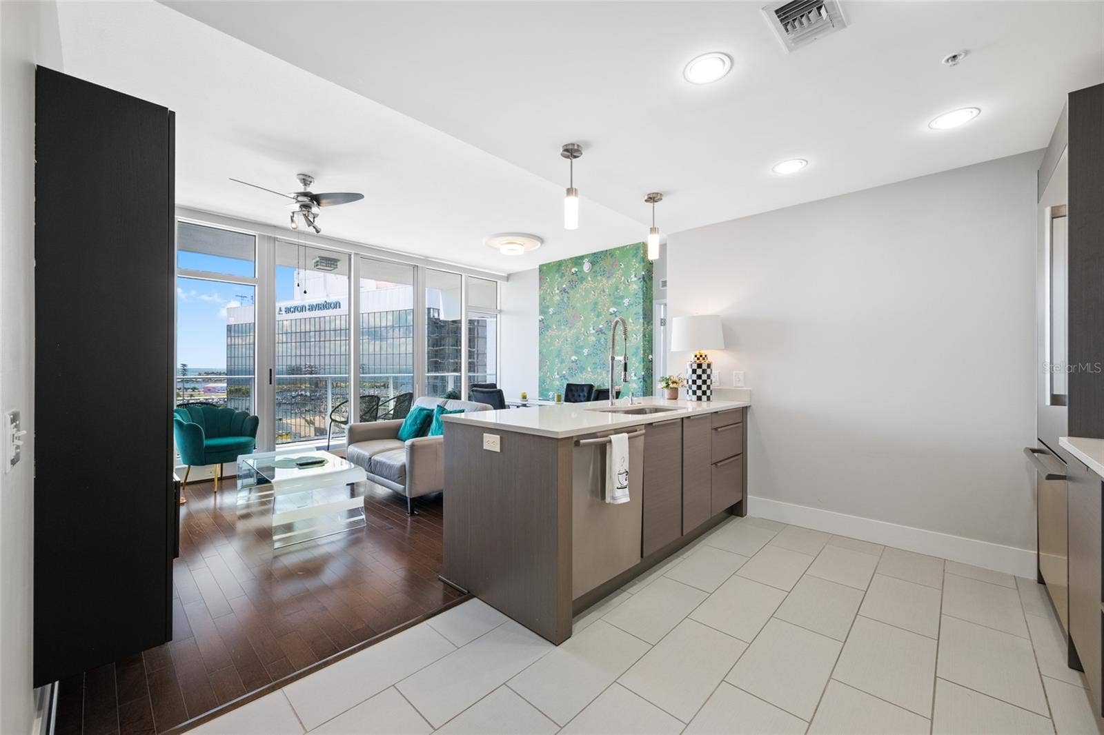 175 1ST STREET S, #1204, St Petersburg, FL 33701 175 1ST STREET S, #1204, St Petersburg, FL 33701