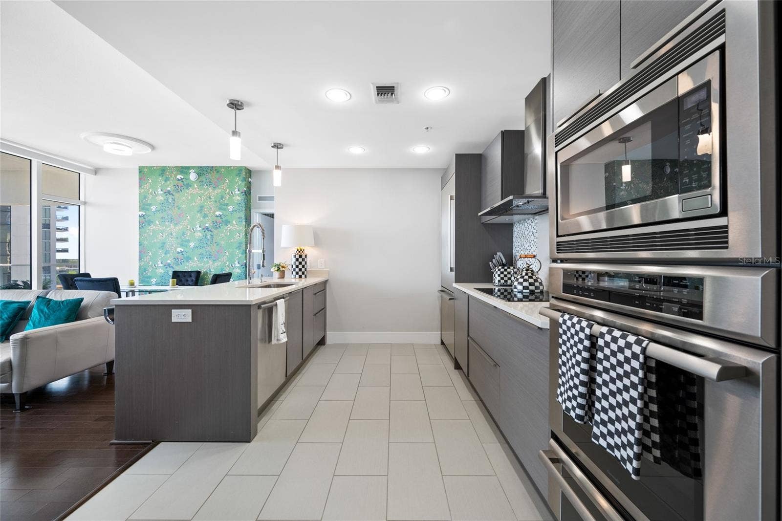 175 1ST STREET S, #1204, St Petersburg, FL 33701 175 1ST STREET S, #1204, St Petersburg, FL 33701