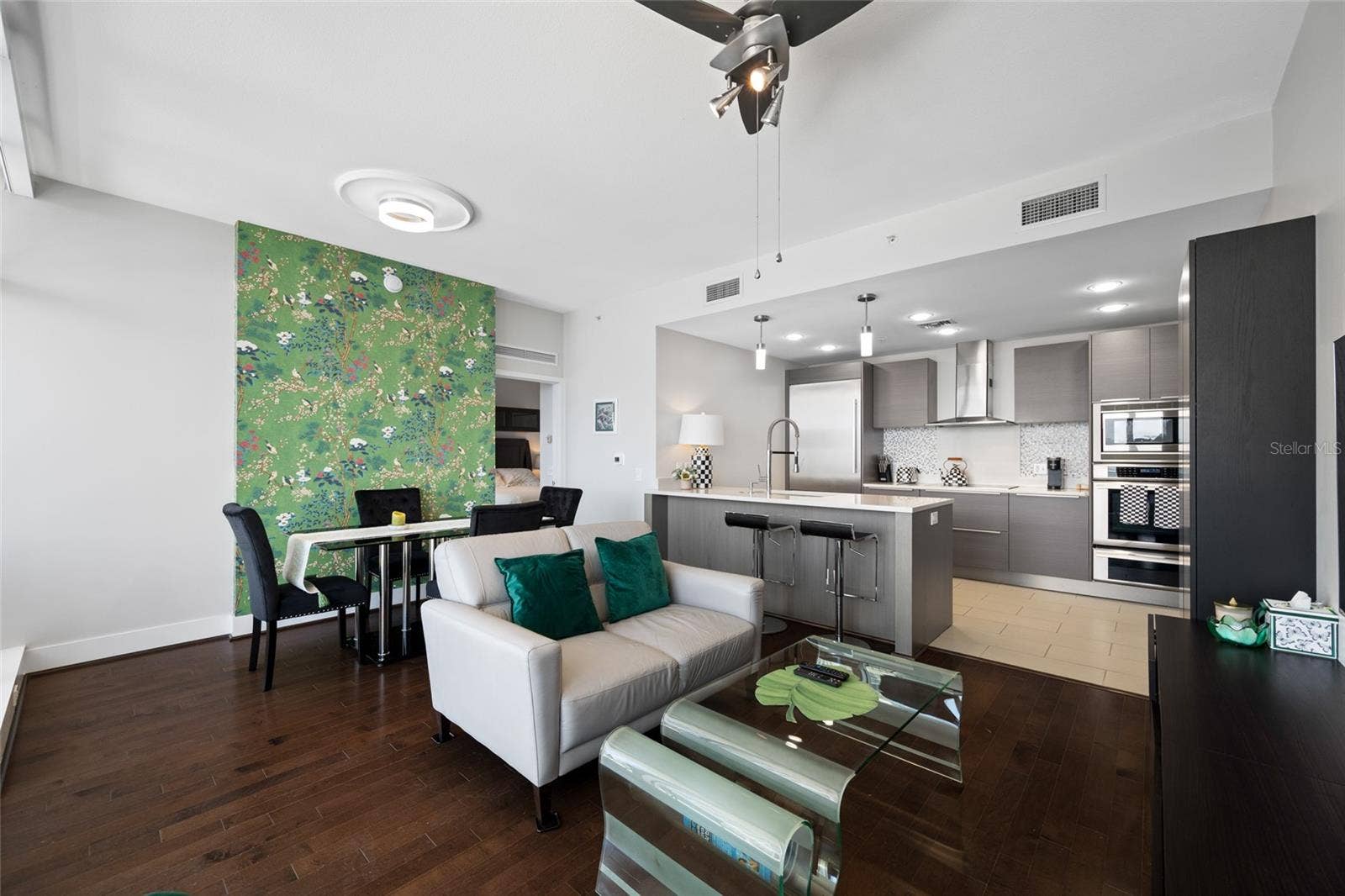 175 1ST STREET S, #1204, St Petersburg, FL 33701 175 1ST STREET S, #1204, St Petersburg, FL 33701