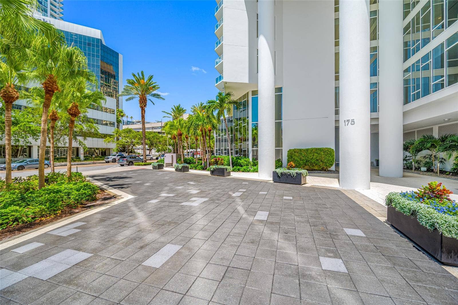 175 1ST STREET S, #1204, St Petersburg, FL 33701 Drop off area