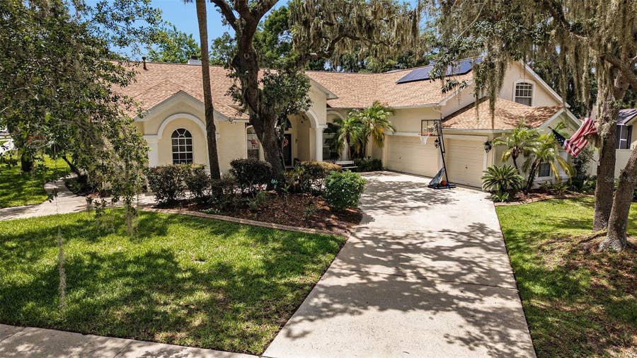 Property photo for 2528 CENTENNIAL FALCON DR, Valrico, FL