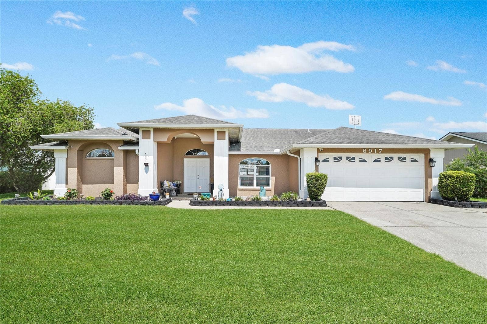 6917 ASHBURY DRIVE, Lakeland, FL 33809 6917 ASHBURY DRIVE, Lakeland, FL 33809