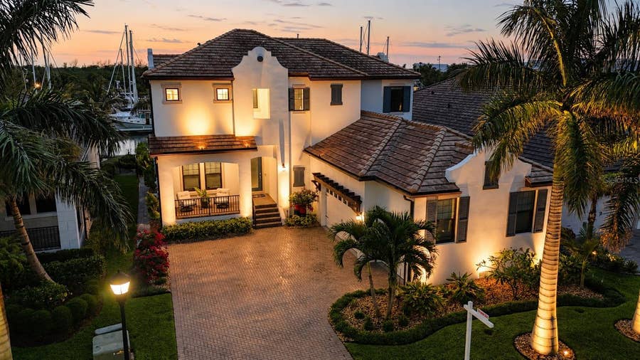 Property photo for 3028 CHRISTOPHERS WATCH LANE, Ruskin, FL