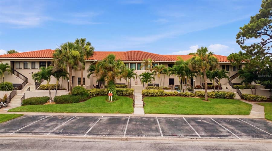Property photo for 1802 MARINER DRIVE E, #25, Tarpon Springs, FL