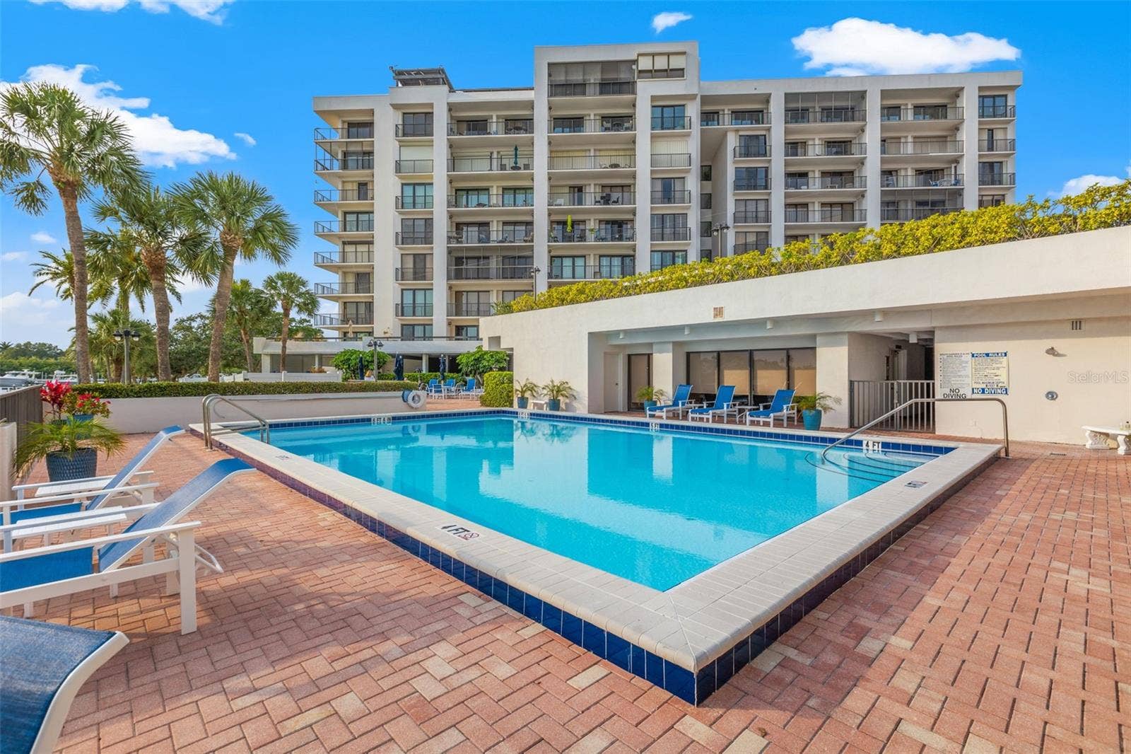 6 BELLEVIEW BOULEVARD, #101, Belleair, FL 33756 Community Pool