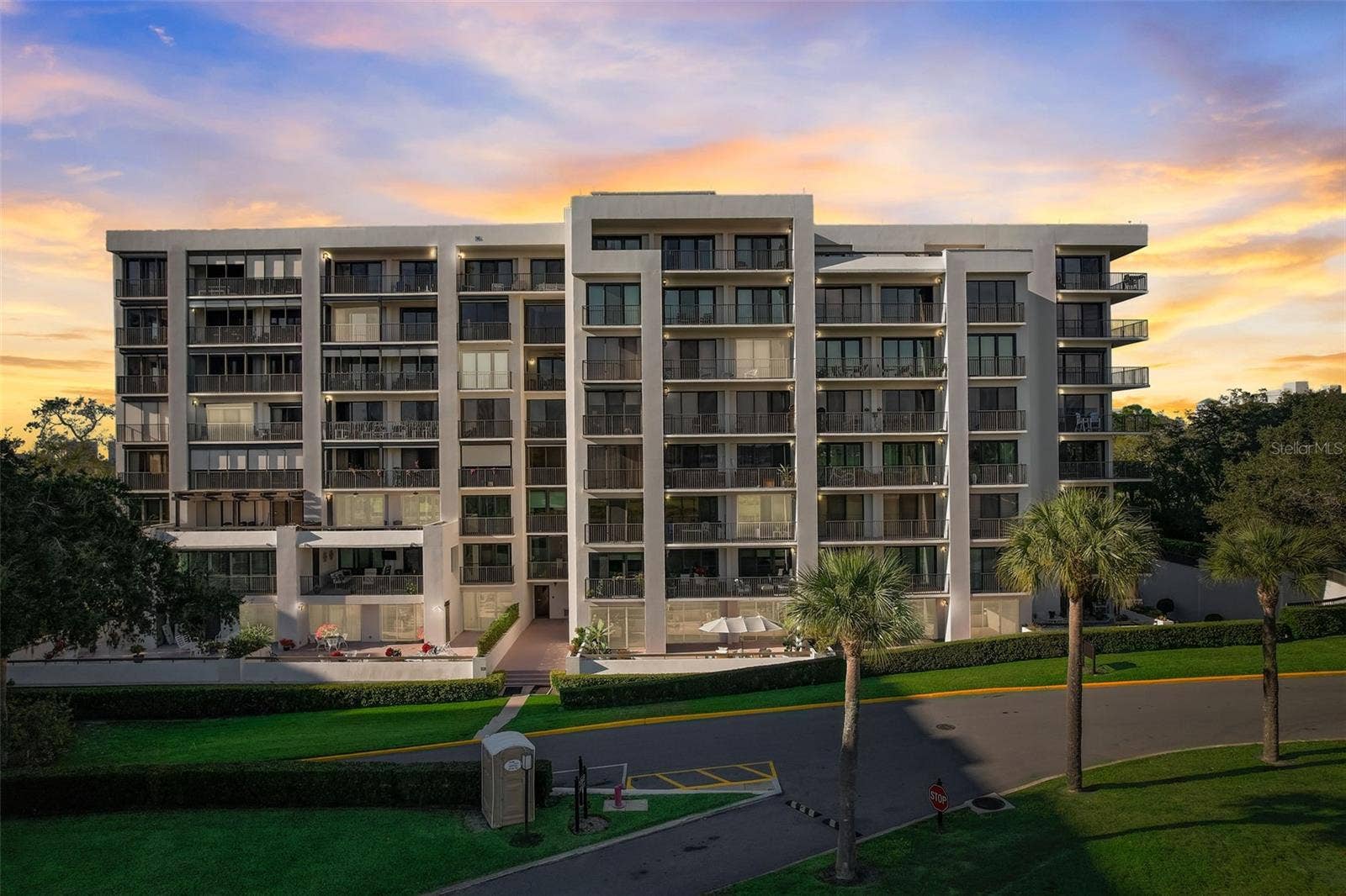 6 BELLEVIEW BOULEVARD, #101, Belleair, FL 33756 Front Entrance