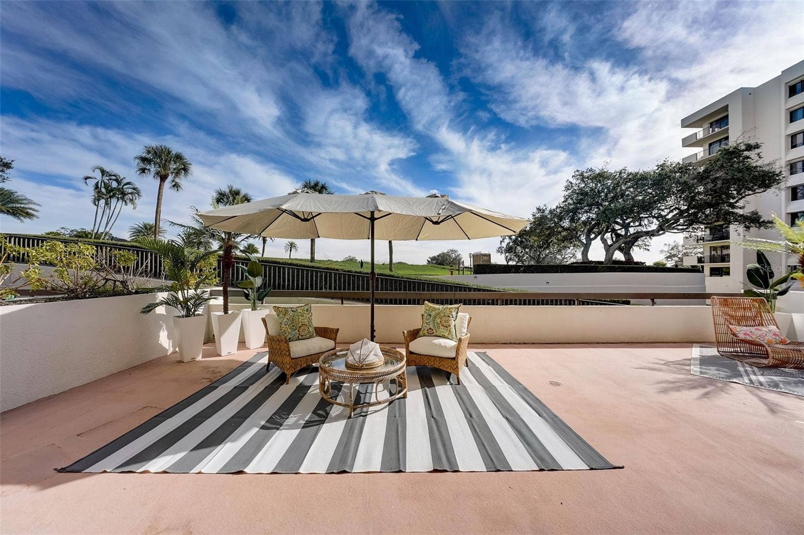 6 BELLEVIEW BOULEVARD, #101, Belleair, FL 33756 Large Terrace
