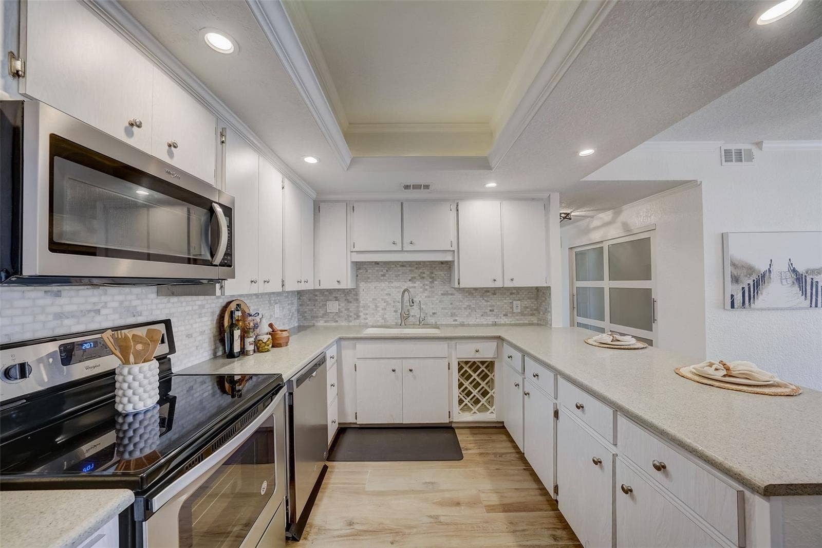 6 BELLEVIEW BOULEVARD, #101, Belleair, FL 33756 Kitchen