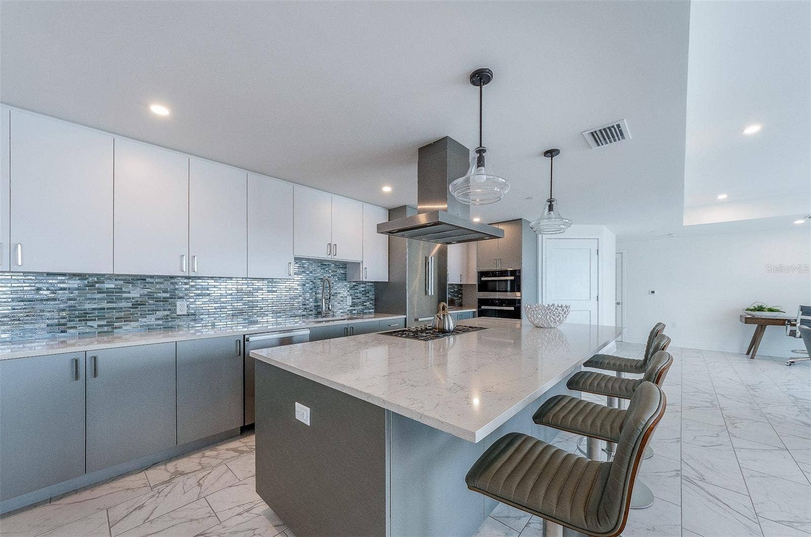 15 AVALON STREET, #401, Clearwater Beach, FL 33767 15 AVALON STREET, #401, Clearwater Beach, FL 33767