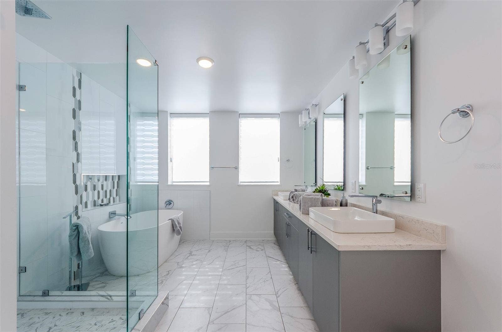 15 AVALON STREET, #401, Clearwater Beach, FL 33767 15 AVALON STREET, #401, Clearwater Beach, FL 33767