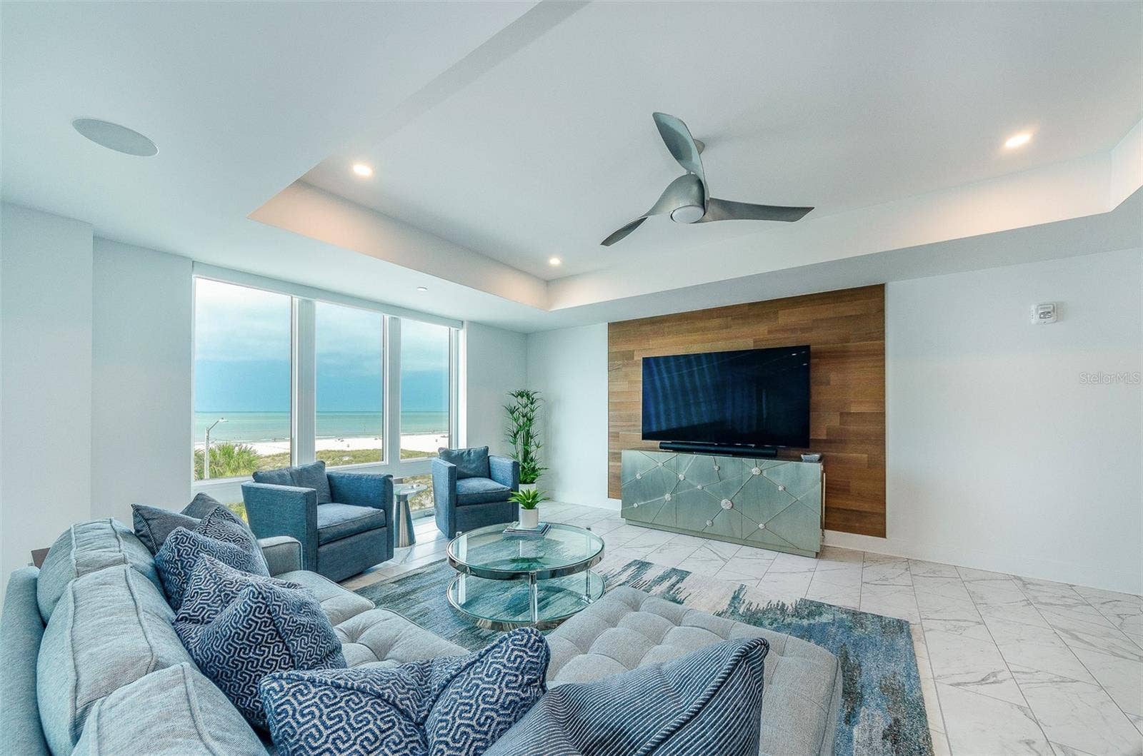 15 AVALON STREET, #401, Clearwater Beach, FL 33767 15 AVALON STREET, #401, Clearwater Beach, FL 33767