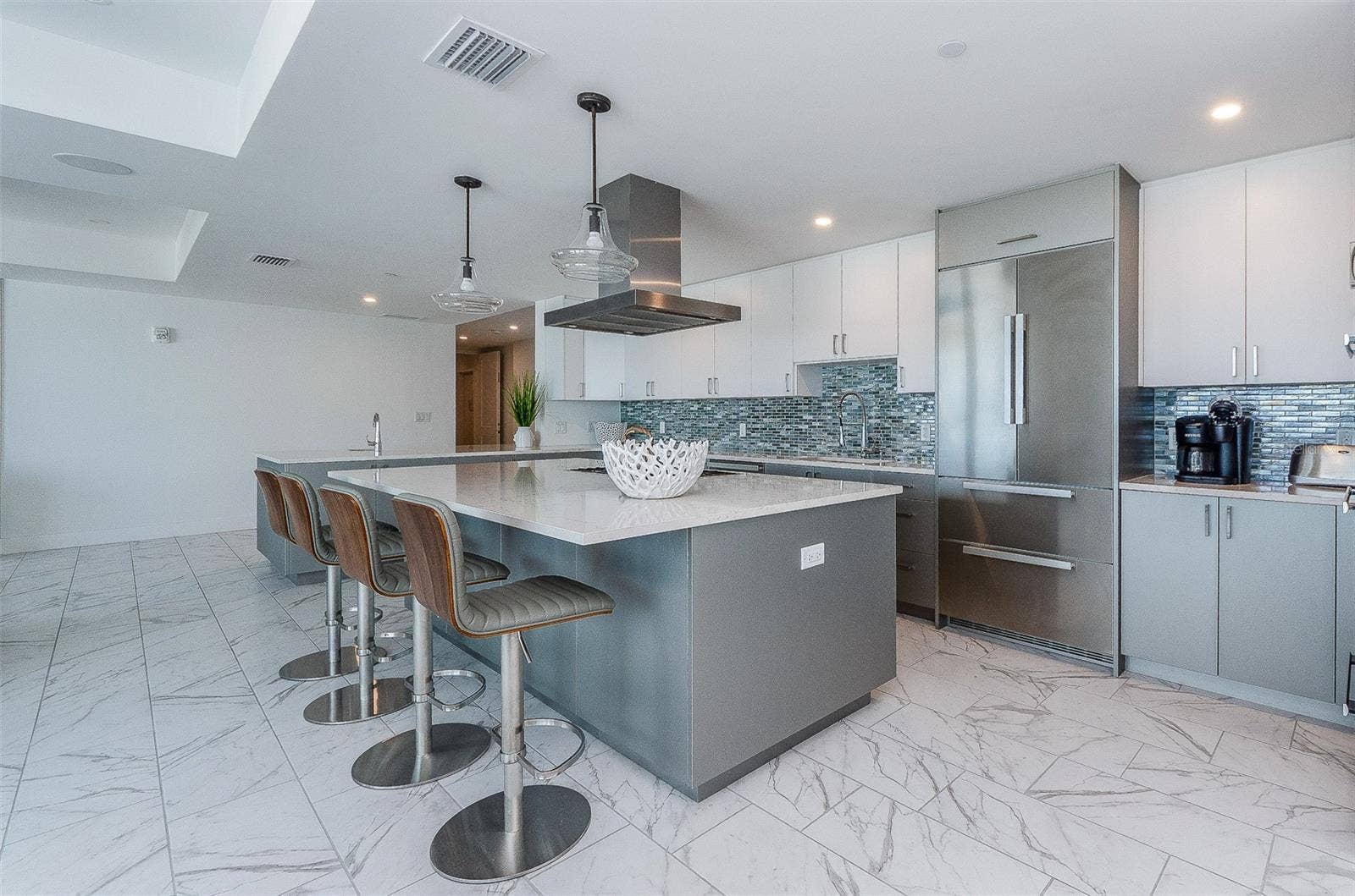 15 AVALON STREET, #401, Clearwater Beach, FL 33767 15 AVALON STREET, #401, Clearwater Beach, FL 33767
