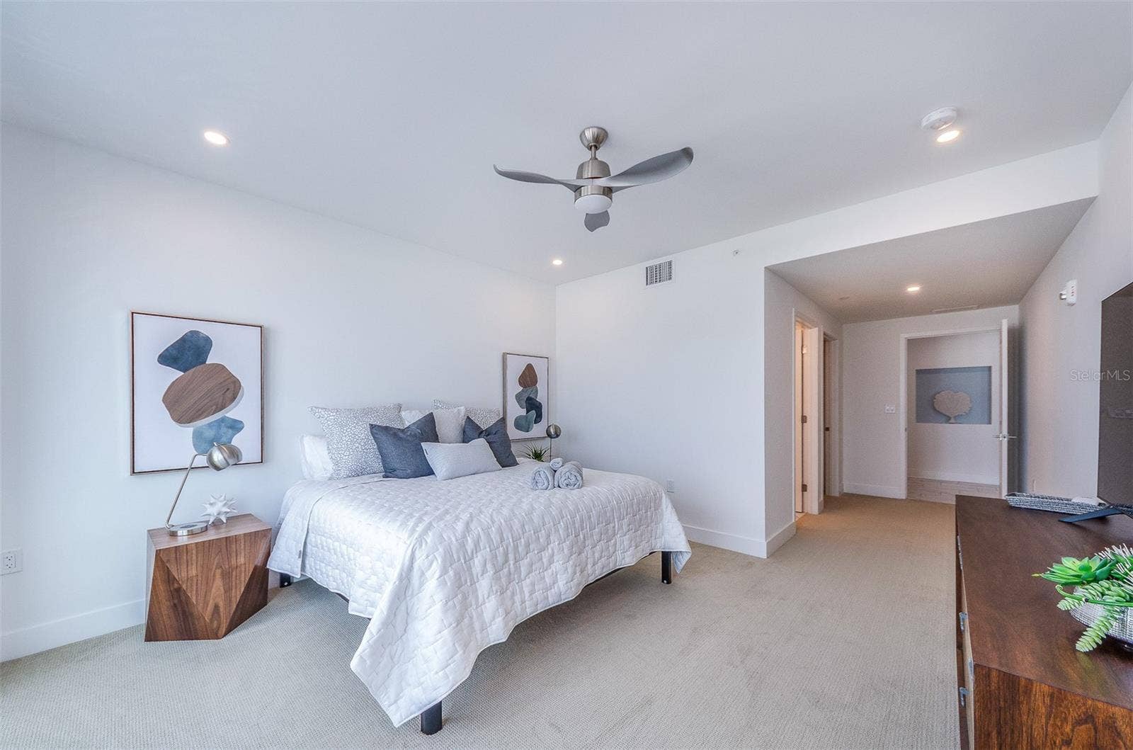 15 AVALON STREET, #401, Clearwater Beach, FL 33767 15 AVALON STREET, #401, Clearwater Beach, FL 33767