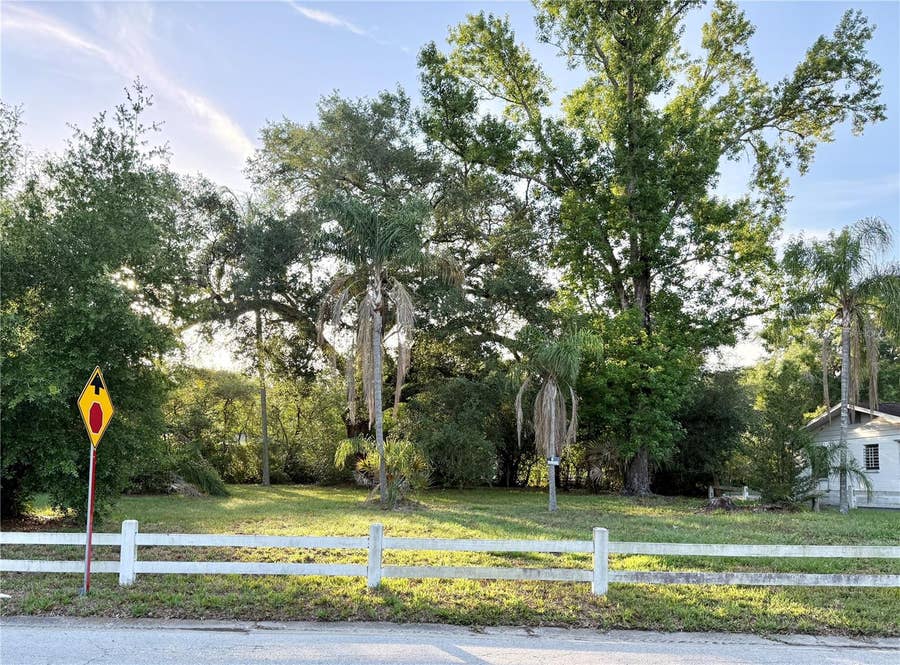 Property photo for 304 SPRINGDALE PLACE, Temple Terrace, FL