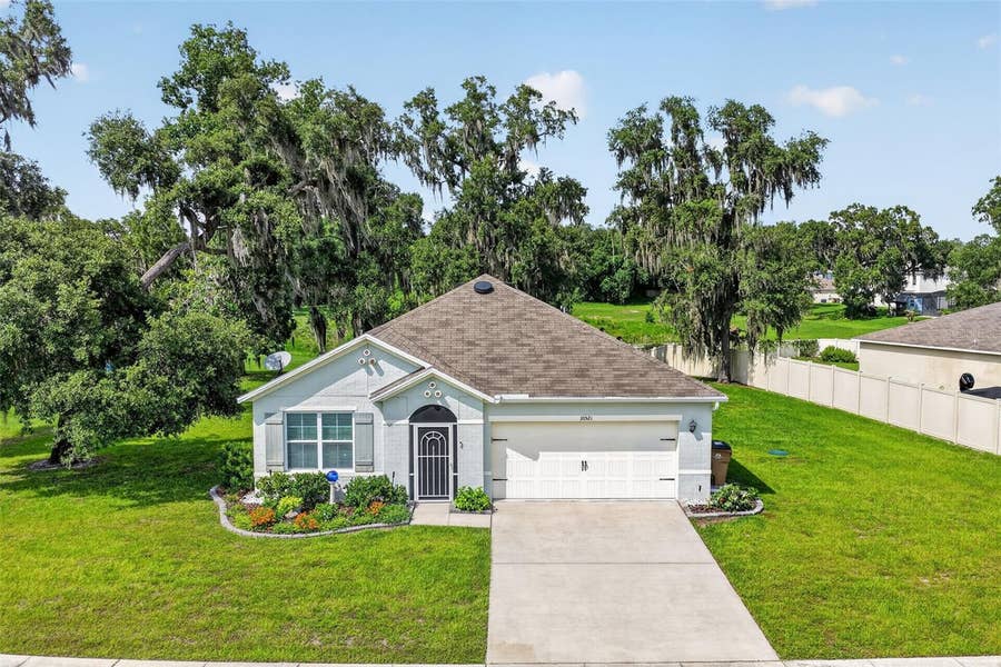 Property photo for 10521 BRONZE LEAF COURT, Leesburg, FL