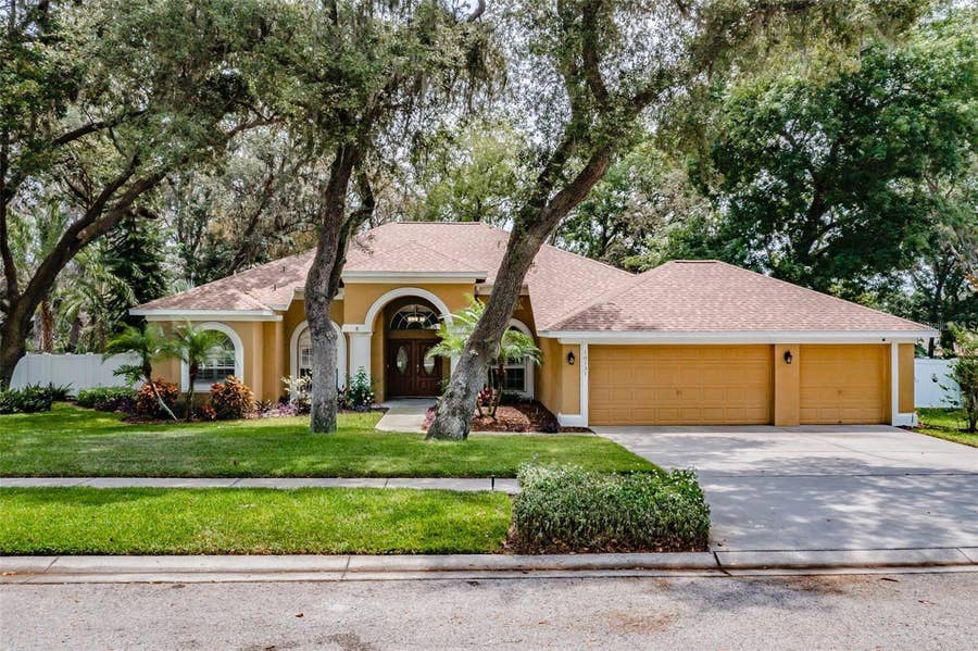 Property photo for 10131 PADDOCK OAKS DRIVE, Riverview, FL
