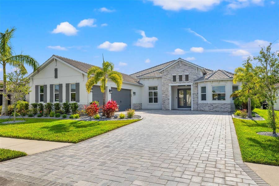 Property photo for 7135 TAMWORTH PARKWAY, Sarasota, FL