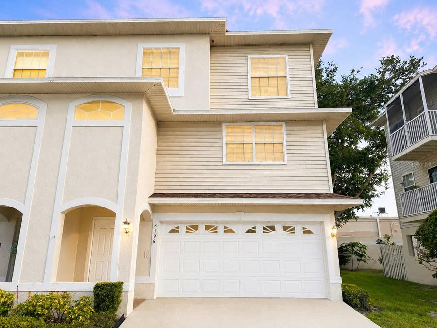 Property photo for 8198 EAGLES PARK DR, St Petersburg, FL