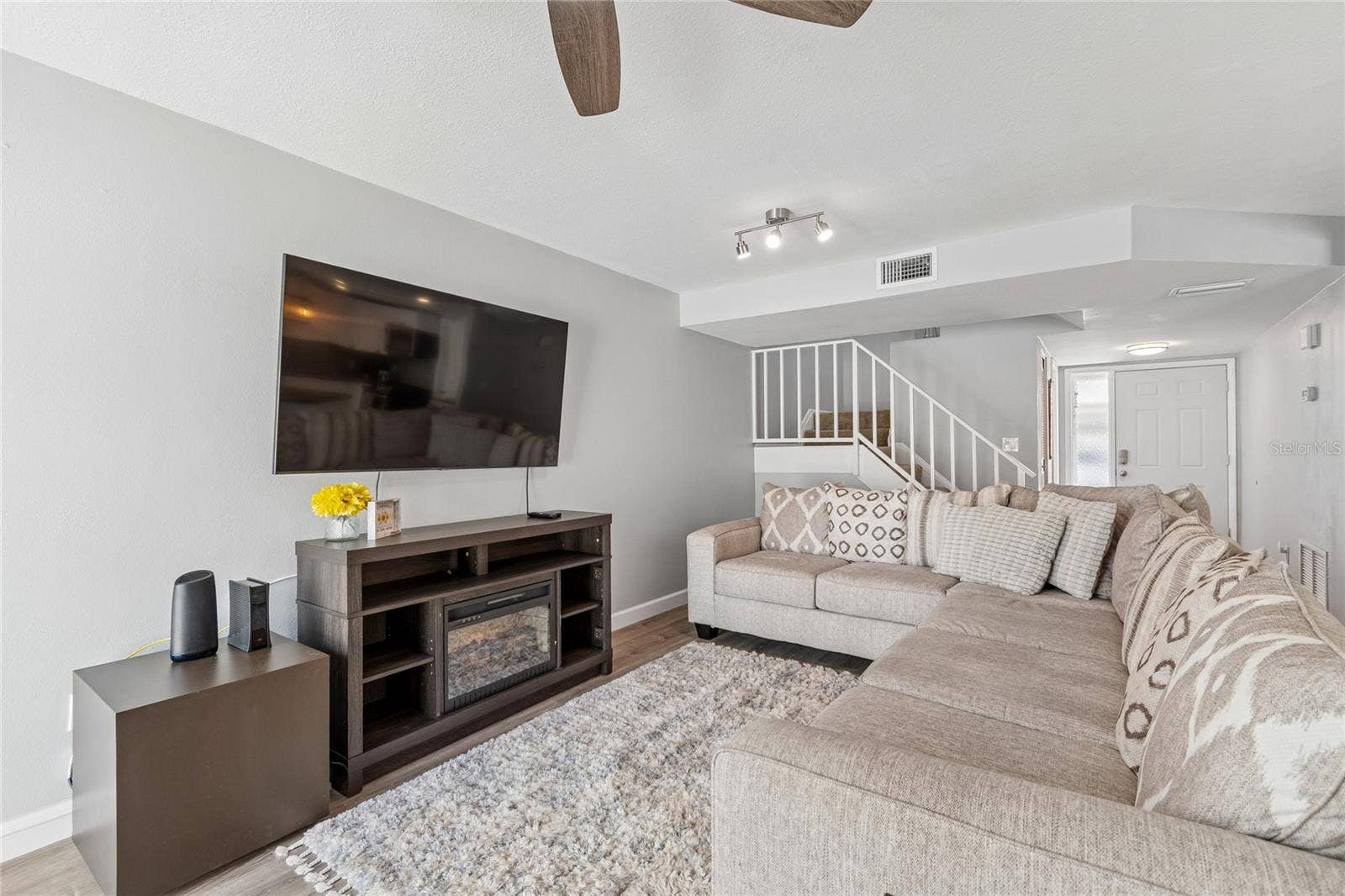 7324 STONE HAVEN COURT N, Pinellas Park, FL 33781 Living Room