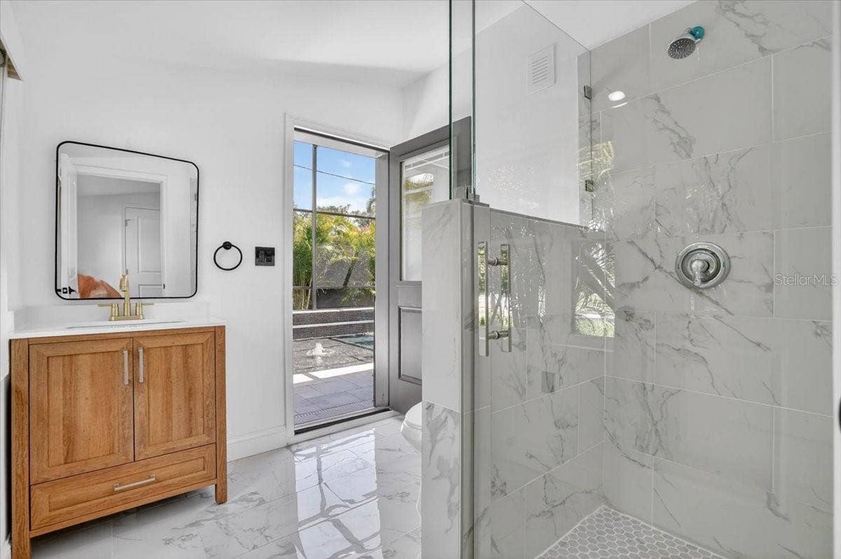 2708 N DUNDEE STREET, Tampa, FL 33629 Pool Bath