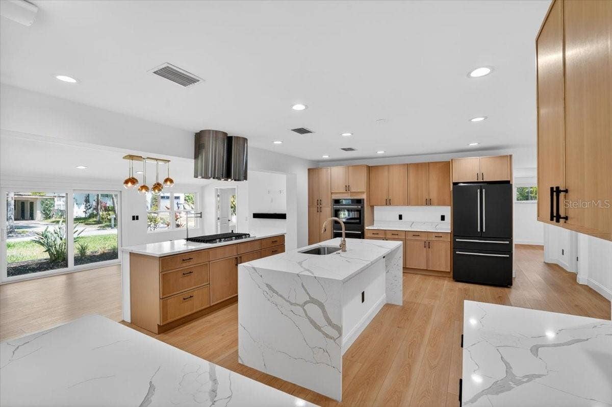 2708 N DUNDEE STREET, Tampa, FL 33629 Kitchen