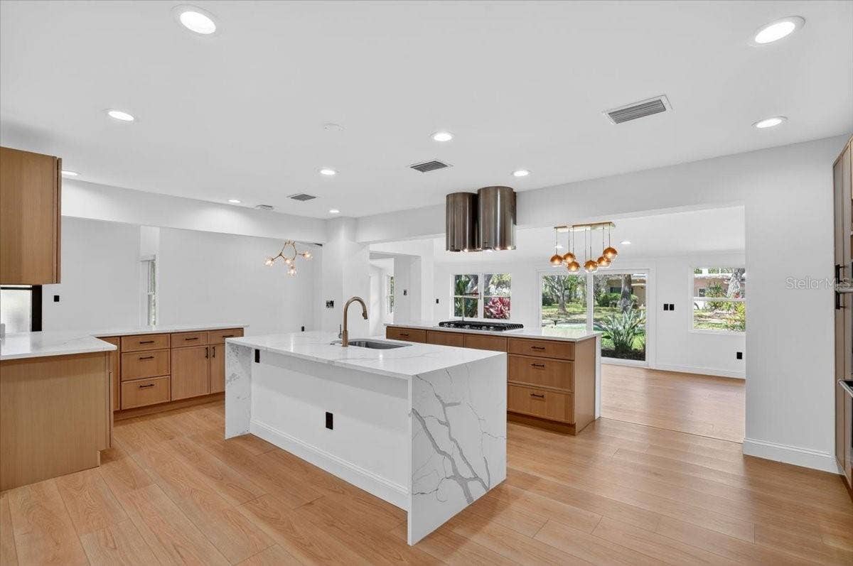 2708 N DUNDEE STREET, Tampa, FL 33629 Kitchen
