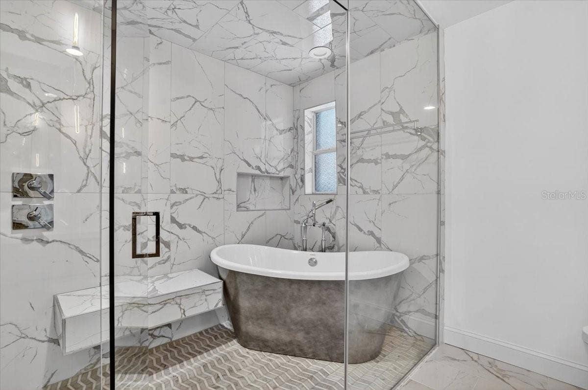2708 N DUNDEE STREET, Tampa, FL 33629 Primary Bath Wet Room
