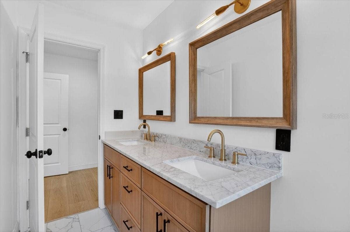 2708 N DUNDEE STREET, Tampa, FL 33629 Second Bedroom Bath