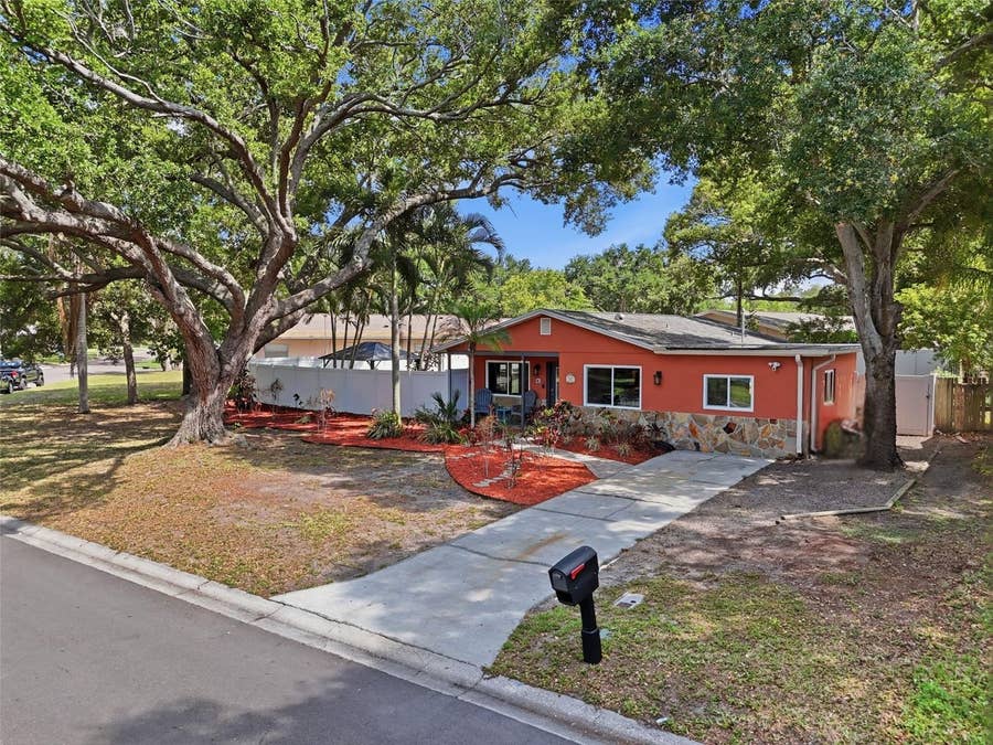 Property photo for 961 LEXINGTON DRIVE, Dunedin, FL