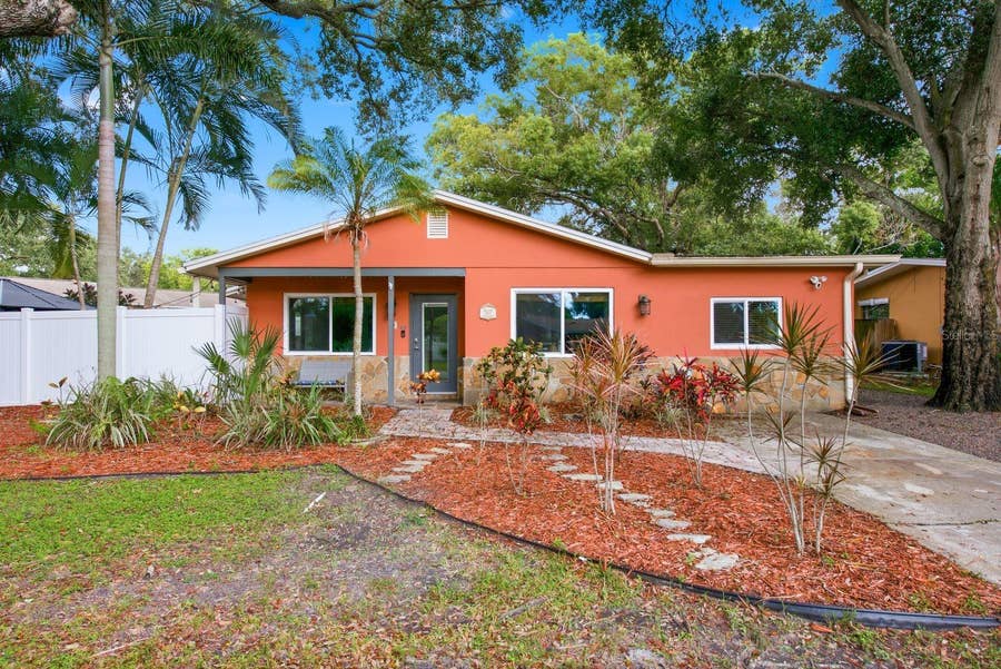 Property photo for 961 LEXINGTON DRIVE, Dunedin, FL
