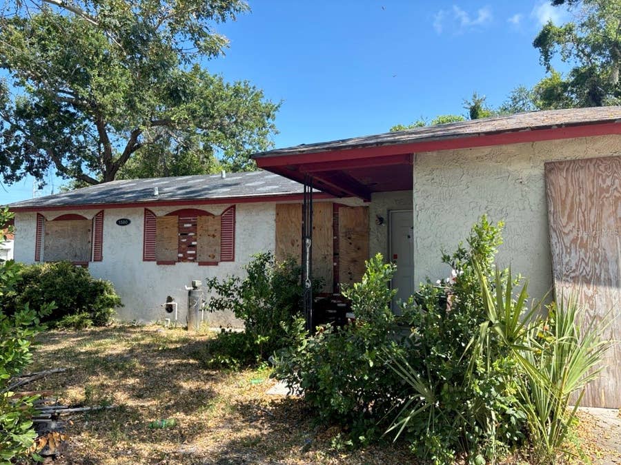 Property photo for 1580 OAK VILLAGE DRIVE, Largo, FL