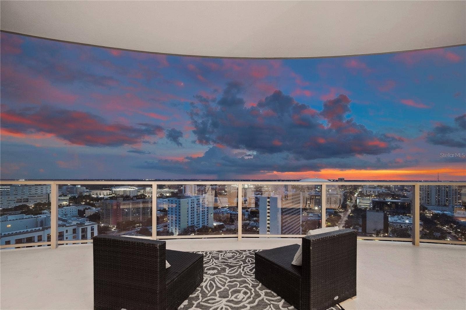 400 CENTRAL AVENUE, #1901, St Petersburg, FL 33701 Sip a glass of wine while taking in beautiful sunsets.