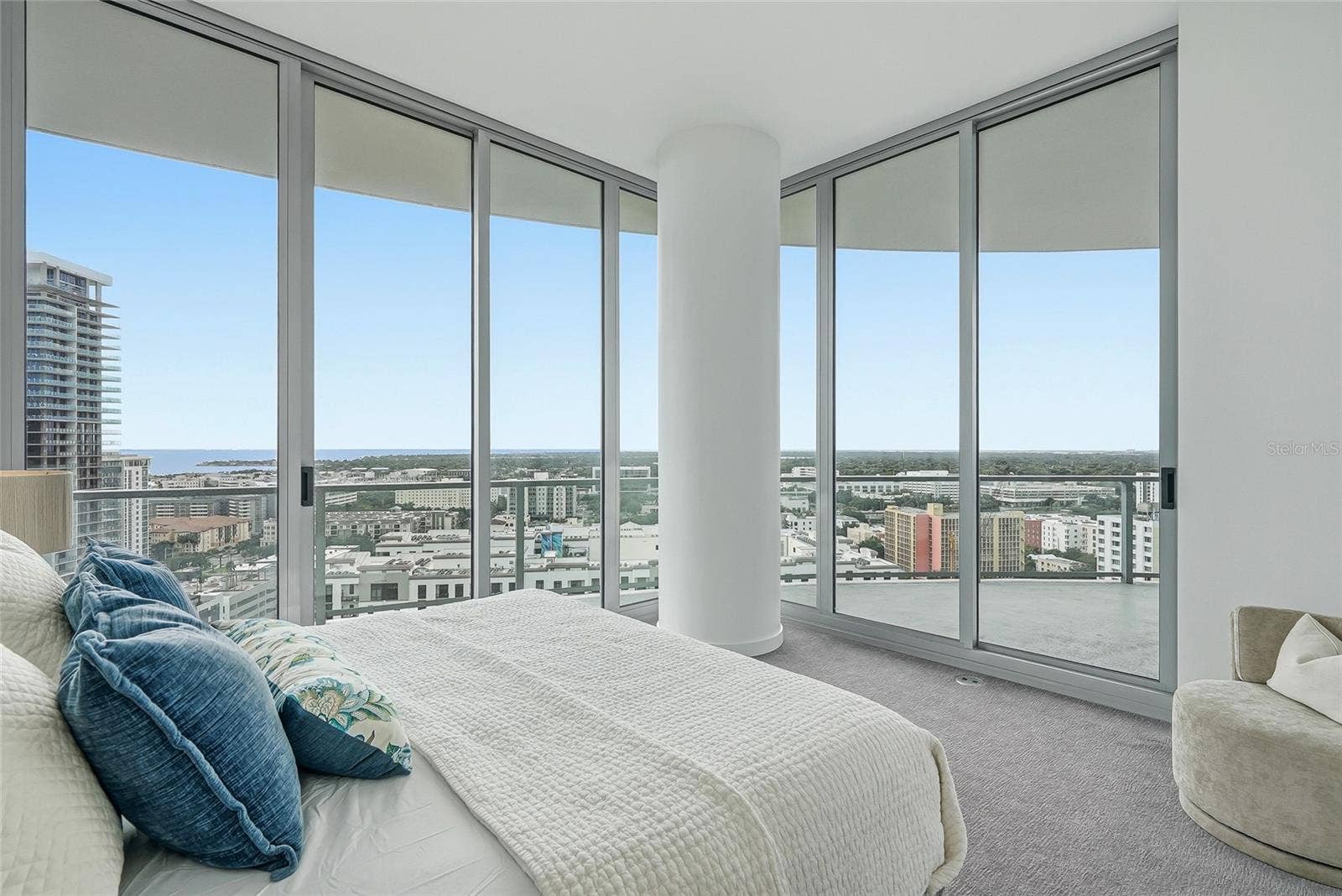 400 CENTRAL AVENUE, #1901, St Petersburg, FL 33701 Spacious primary bedroom with a sitting area.