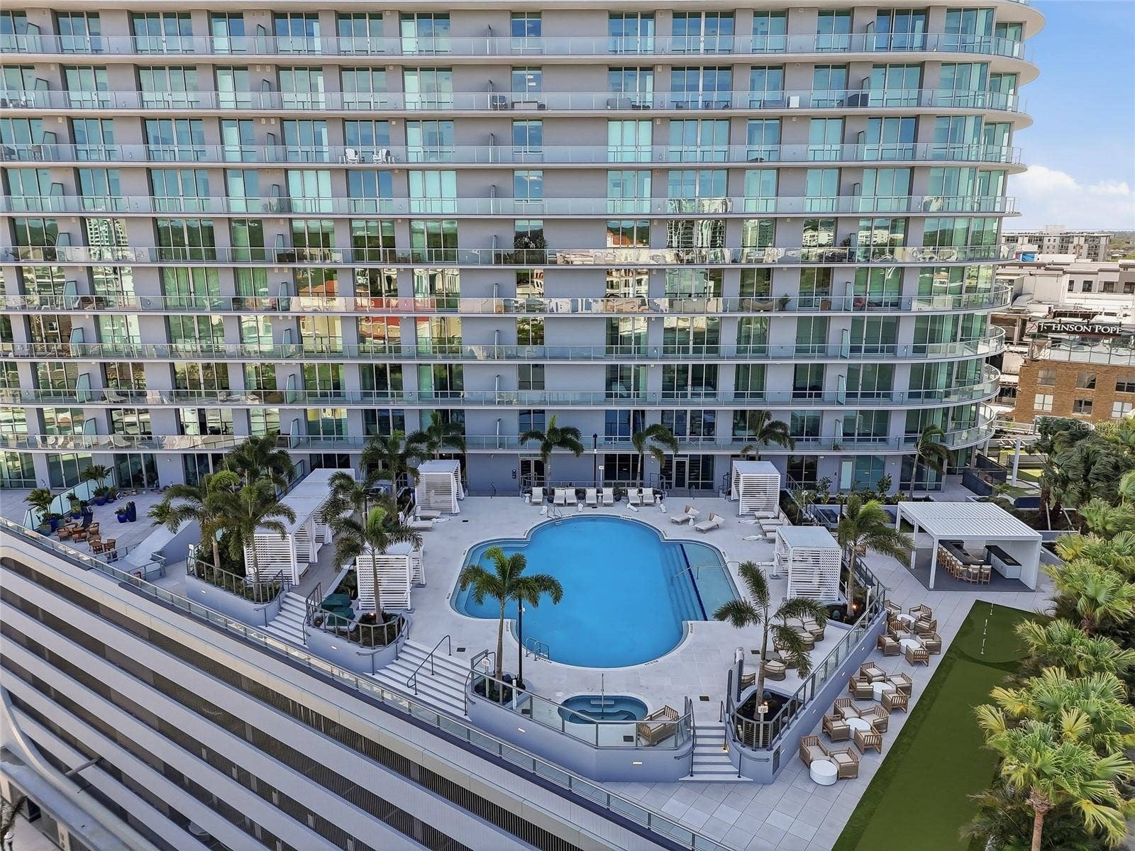 400 CENTRAL AVENUE, #1901, St Petersburg, FL 33701 The amenity deck is on floor 7