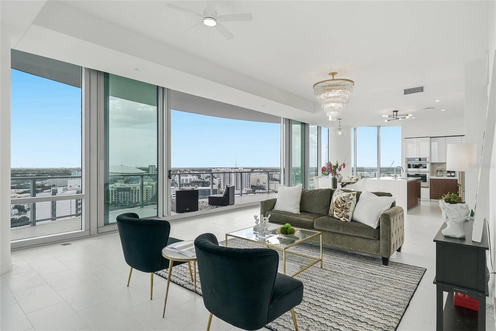 400 CENTRAL AVENUE, #1901, St Petersburg, FL 33701 Professionally designed and furnished.