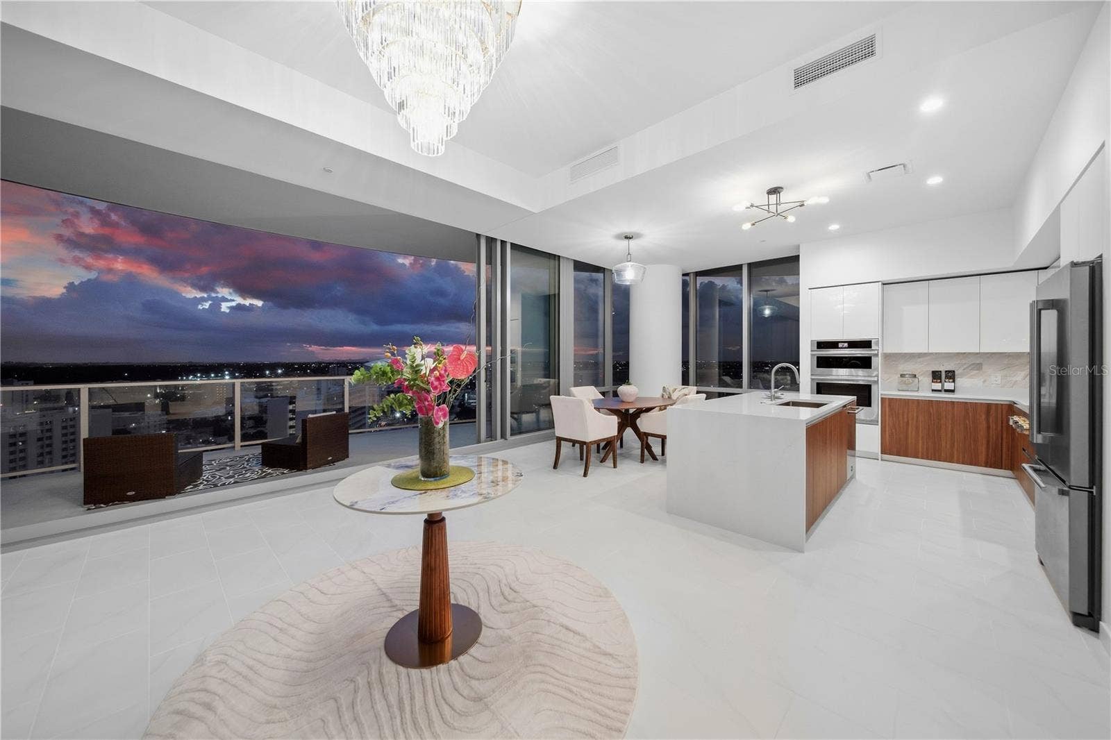 400 CENTRAL AVENUE, #1901, St Petersburg, FL 33701 Your balcony is an extension of the living and dining room